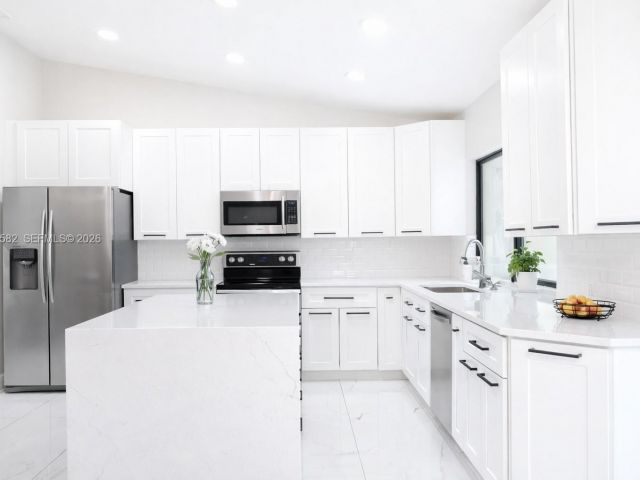 Дом в аренду по адресу 20888 Sugarloaf Ln - фото 7453114