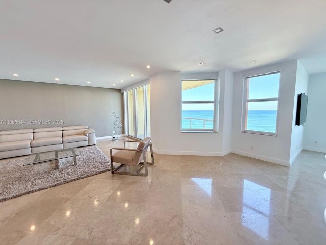 Продажа квартиры #12D - фото 7497359