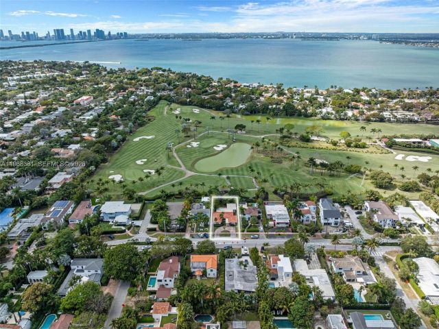 Продажа дома по адресу 5220 La Gorce Dr - фото 7469492