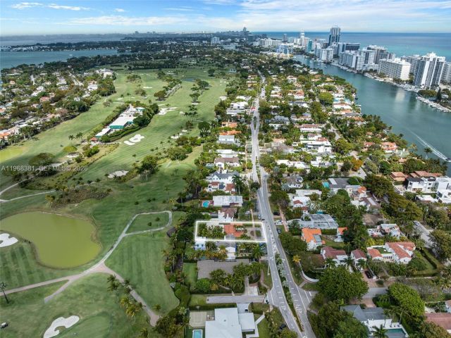 Продажа дома по адресу 5220 La Gorce Dr - фото 7469493