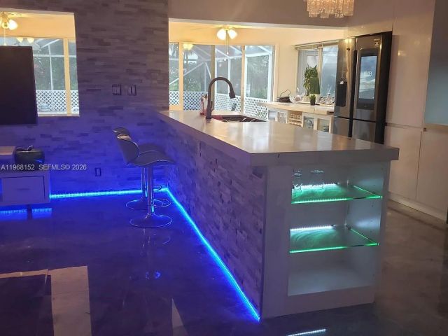 Продажа дома по адресу 412 NW 72nd St - фото 7453491