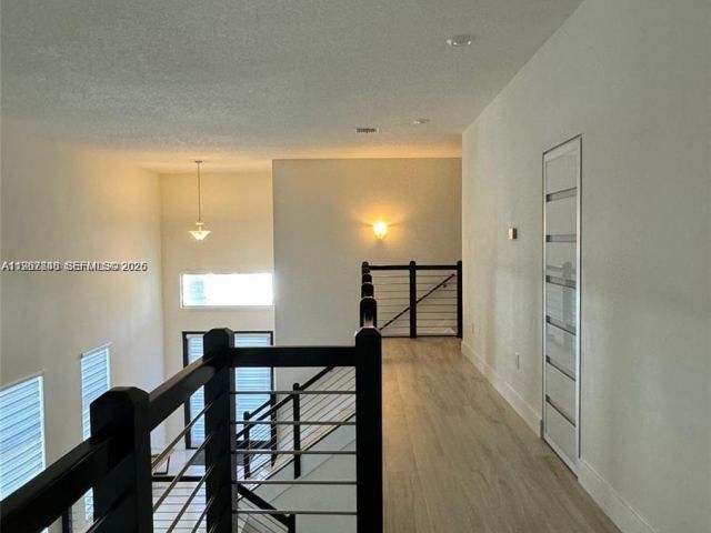 Дом в аренду по адресу 10376 NW 76th Ter - фото 7486444