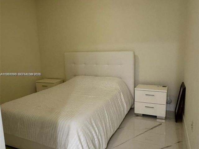 Дом в аренду по адресу 10376 NW 76th Ter - фото 7486456