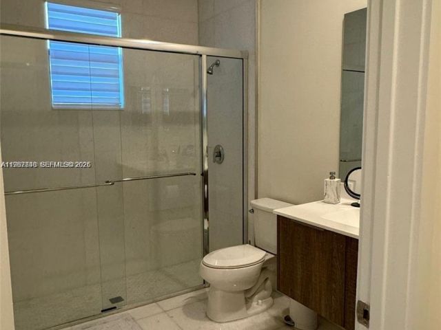 Дом в аренду по адресу 10376 NW 76th Ter - фото 7486459