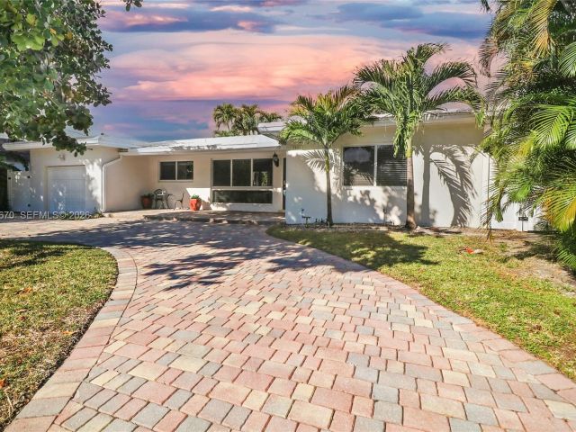 Дом в аренду по адресу 2031 NE 14th Ct - фото 7483258