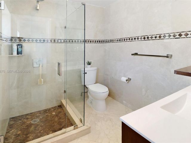 Дом в аренду по адресу 2031 NE 14th Ct - фото 7483271