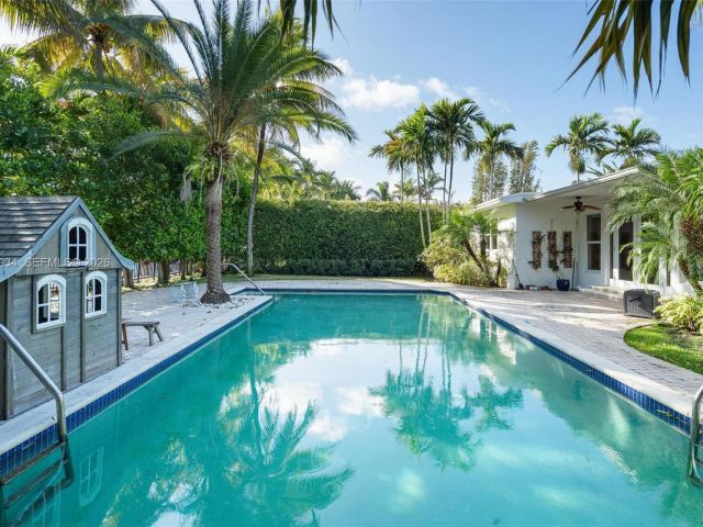 Продажа дома по адресу 10121 E Broadview Dr - фото 7478007