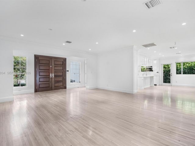 Продажа дома по адресу 10121 E Broadview Dr - фото 7478010