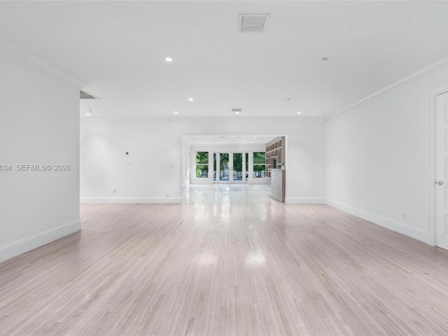 Продажа дома по адресу 10121 E Broadview Dr - фото 7478012