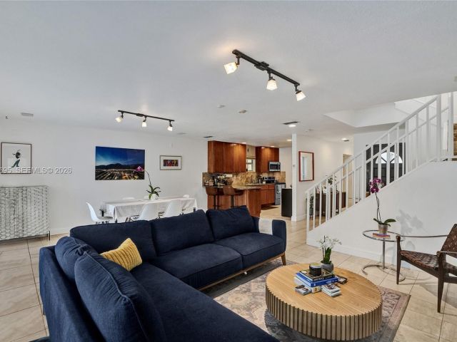 Дом в аренду по адресу 3087 Shipping Ave - фото 7449973