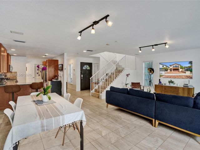 Дом в аренду по адресу 3087 Shipping Ave - фото 7449981