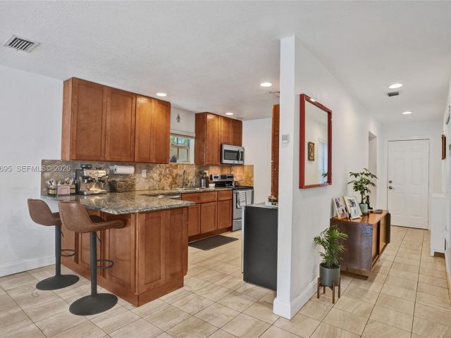 Дом в аренду по адресу 3087 Shipping Ave - фото 7449987