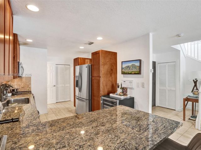 Дом в аренду по адресу 3087 Shipping Ave - фото 7449989