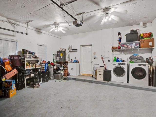 Дом в аренду по адресу 3087 Shipping Ave - фото 7449997