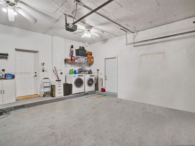 Дом в аренду по адресу 3087 Shipping Ave - фото 7449998