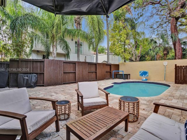 Дом в аренду по адресу 3087 Shipping Ave - фото 7450000