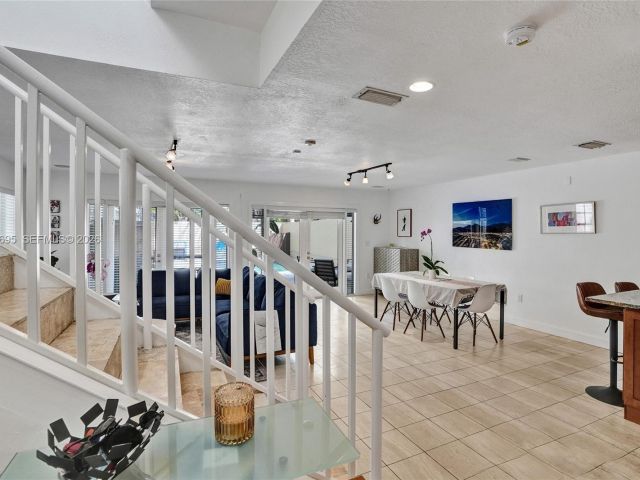 Дом в аренду по адресу 3087 Shipping Ave - фото 7450006