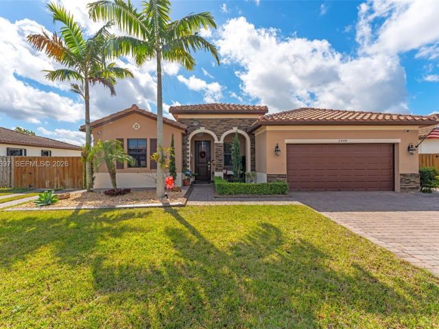 Продажа дома по адресу 2484 SE 2nd St - фото 7460473