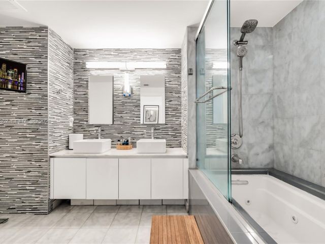 Продажа квартиры #1412 - фото 7491516