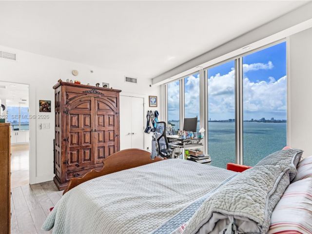 Продажа квартиры #1412 - фото 7491520