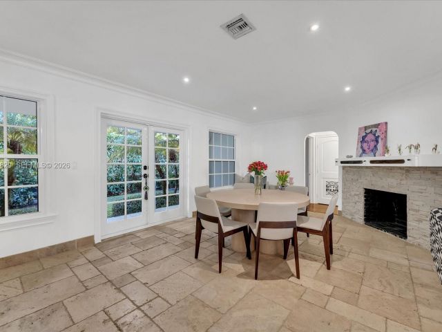 Продажа дома по адресу 1161 Sunset Dr - фото 7471095