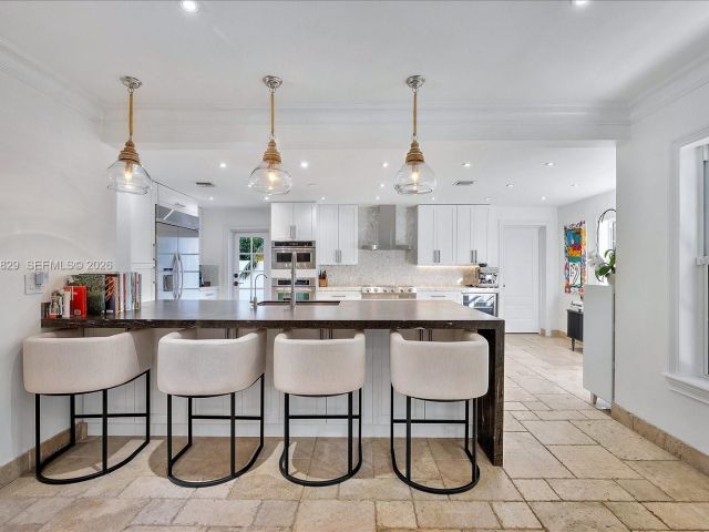 Продажа дома по адресу 1161 Sunset Dr - фото 7471097