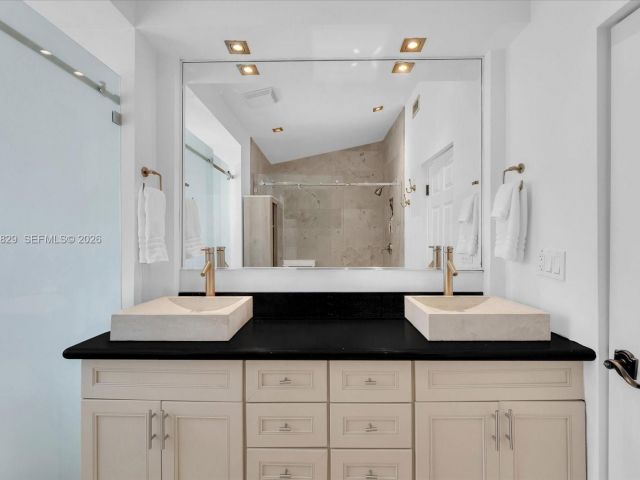 Продажа дома по адресу 1161 Sunset Dr - фото 7471100