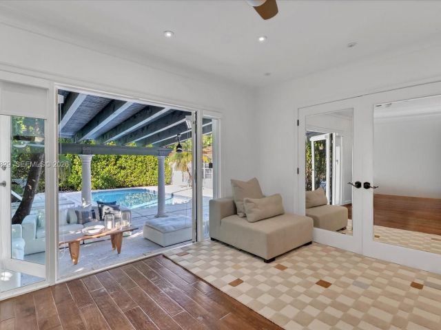 Продажа дома по адресу 1161 Sunset Dr - фото 7471101