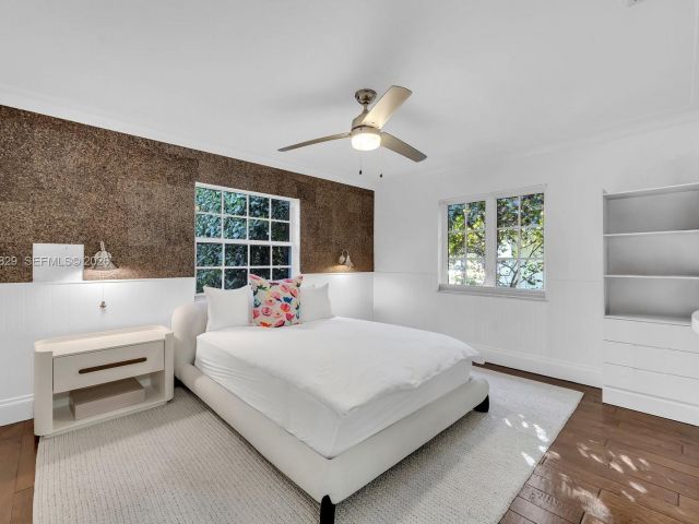 Продажа дома по адресу 1161 Sunset Dr - фото 7471107