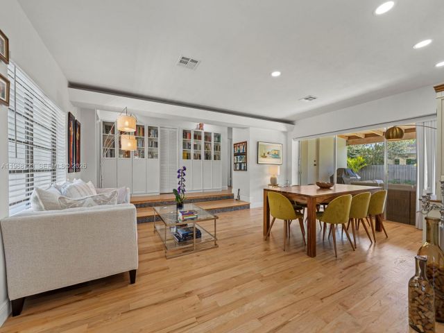 Дом в аренду по адресу 9320 SW 125th Ter - фото 7449957