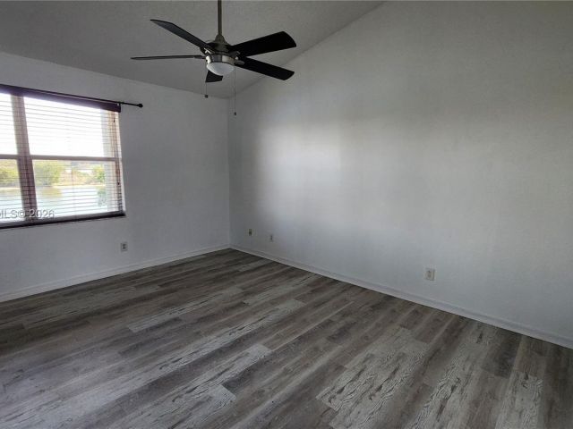 Дом в аренду по адресу 411 SW 120th Ave 411 - фото 7455887