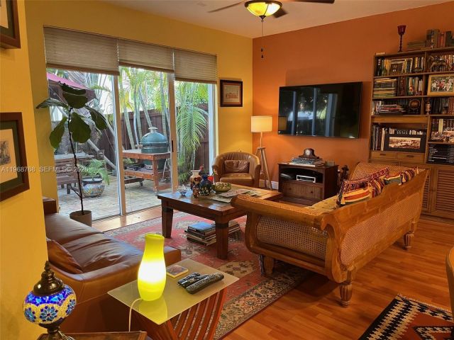 Продажа дома по адресу 7469 NW 112th Pl - фото 7486266