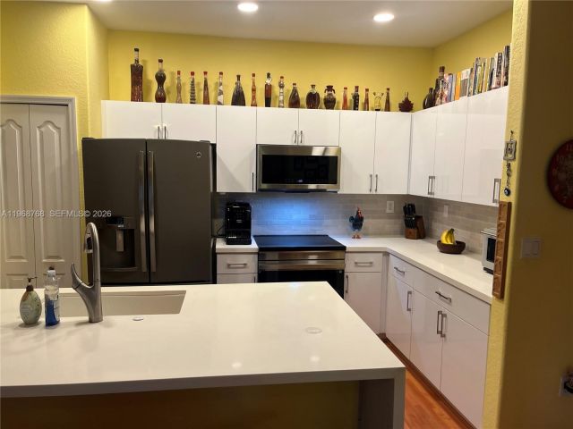 Продажа дома по адресу 7469 NW 112th Pl - фото 7486269