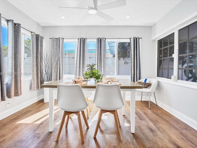 Продажа дома по адресу 2450 NE 18th St - фото 7515534