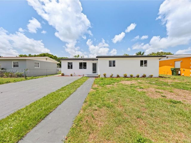 Продажа дома по адресу 651 NW 9th St - фото 7498848