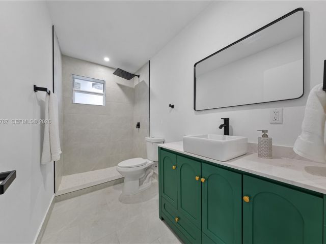 Продажа дома по адресу 651 NW 9th St - фото 7498849