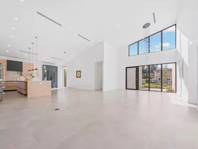 Продажа дома по адресу 4321 SW 99th Ave - фото 7542841