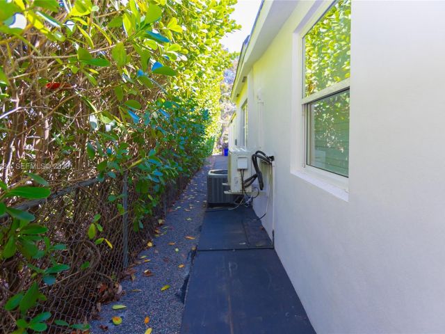 Продажа дома по адресу 814 Monterey St - фото 7471703