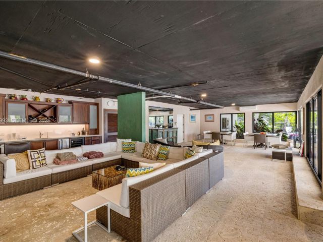 Продажа дома по адресу 460 Costanera Rd - фото 7525508