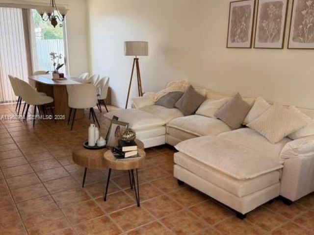 Дом в аренду по адресу 2285 NW 160th Ter 2285 - фото 7455074