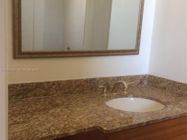 Дом в аренду по адресу 2285 NW 160th Ter 2285 - фото 7455087