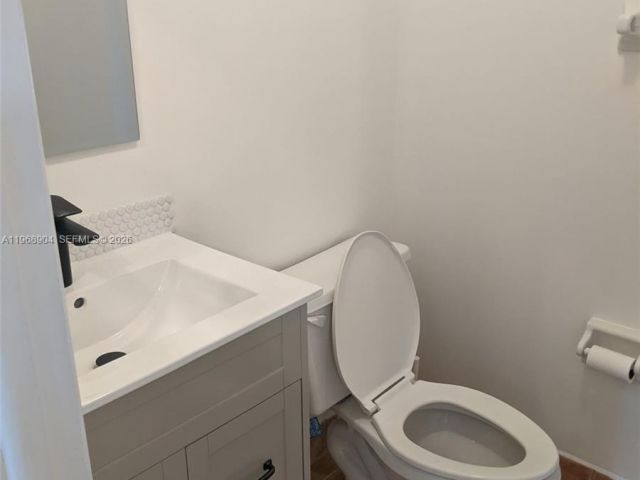 Дом в аренду по адресу 2285 NW 160th Ter 2285 - фото 7455089