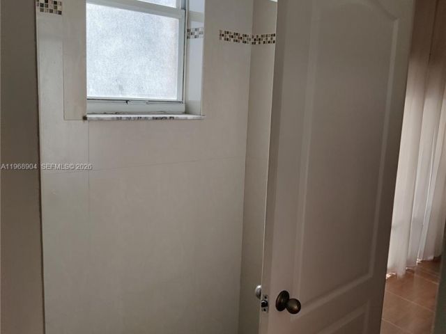 Дом в аренду по адресу 2285 NW 160th Ter 2285 - фото 7455090