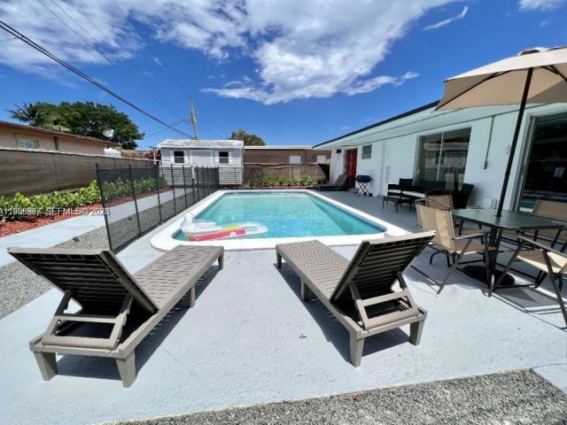 Продажа дома по адресу 2841 SW 4th Ct - фото 7529578