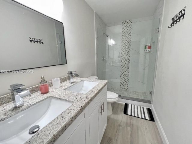 Продажа дома по адресу 2841 SW 4th Ct - фото 7529589