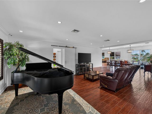 Продажа дома по адресу 291 SE 5th Ter - фото 7478633