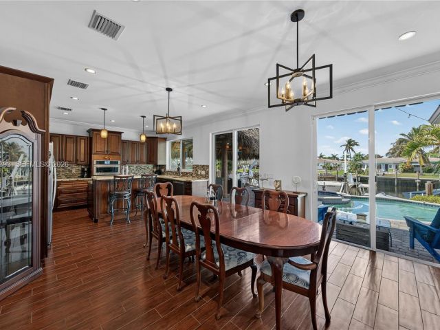 Продажа дома по адресу 291 SE 5th Ter - фото 7478639