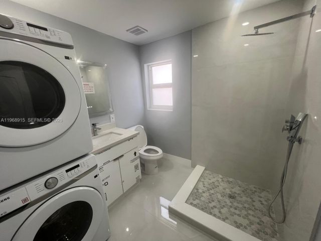 Продажа дома по адресу 361 NW 16th St - фото 7478382