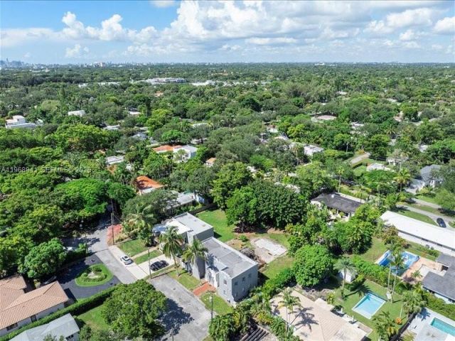 Продажа дома по адресу 11402 NE 8th Ct - фото 7514730