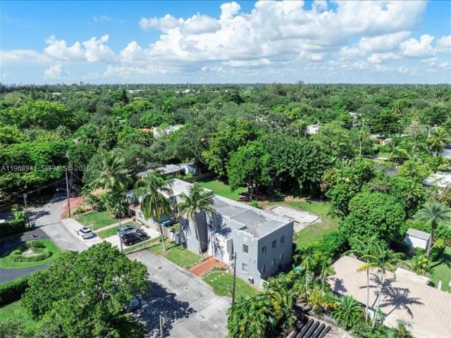 Продажа дома по адресу 11402 NE 8th Ct - фото 7514734